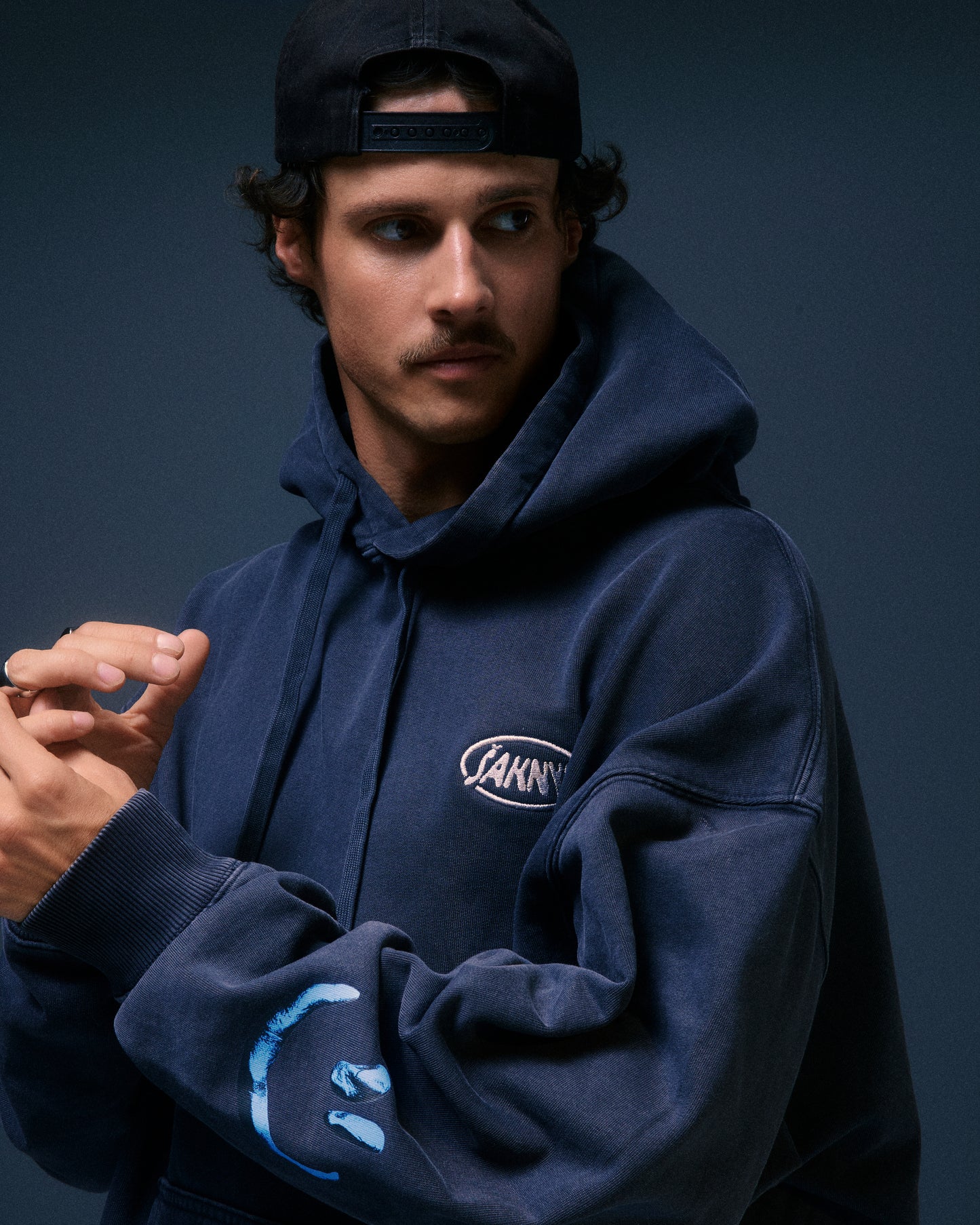 Šaknys Culture Engineered Hoodie Black + Sunny